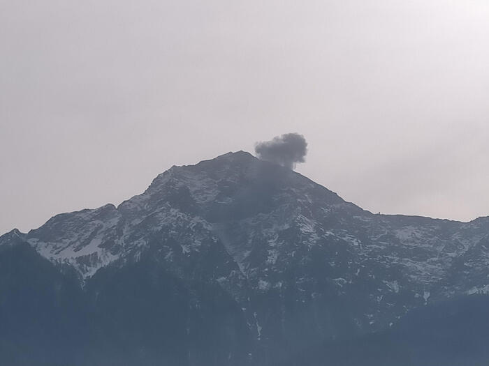 Un jet militare è precipitato in provincia di Lecco, si cerca il secondo pilota