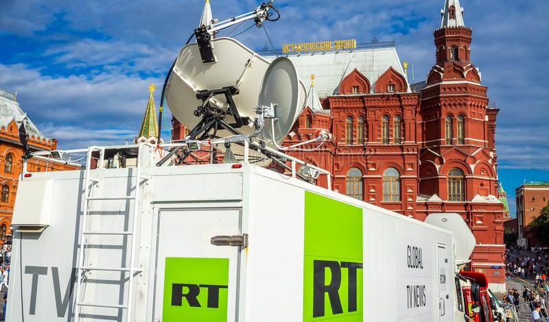 L'imbarazzante tv russa e la propaganda pro Putin: "La guerra diventa un'operazione speciale contro il nazismo ucraino"