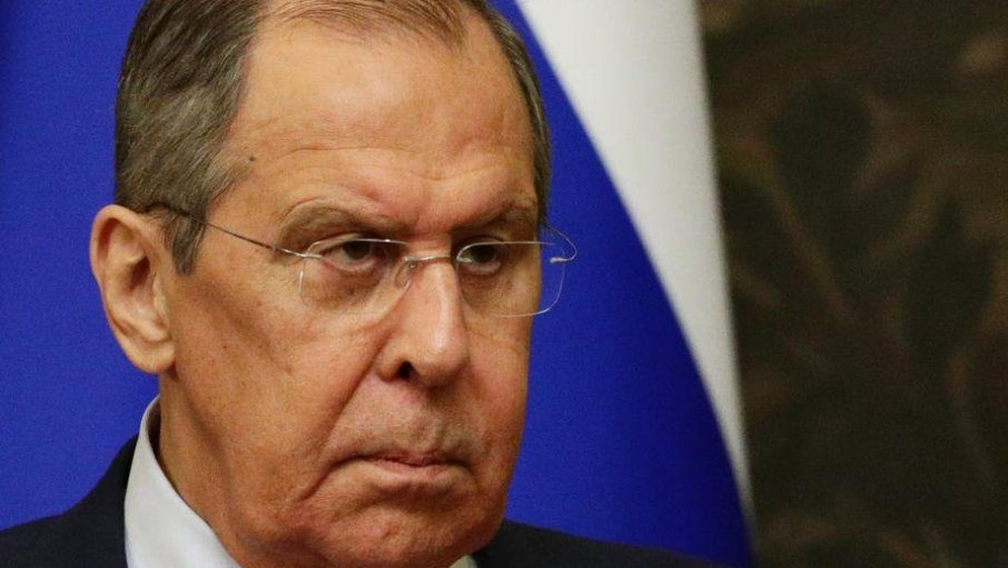 Ucraina, boicottato a Ginevra l'intervento di Lavrov che accusa l'Ucraina di volere l'atomica