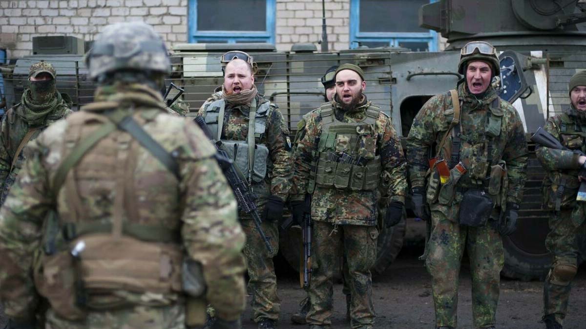 Ucraina, gli ultras neonazisti del Metalist combattono a fianco del battaglione Azov