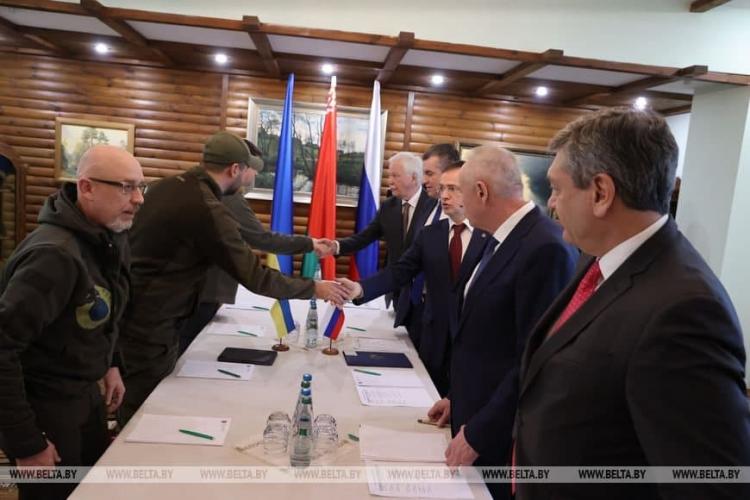 negoziati-ucraina-russia Guerra in Ucraina, i negoziati terminano con un mezzo nulla di fatto: solo qualche cessate il fuoco parziale