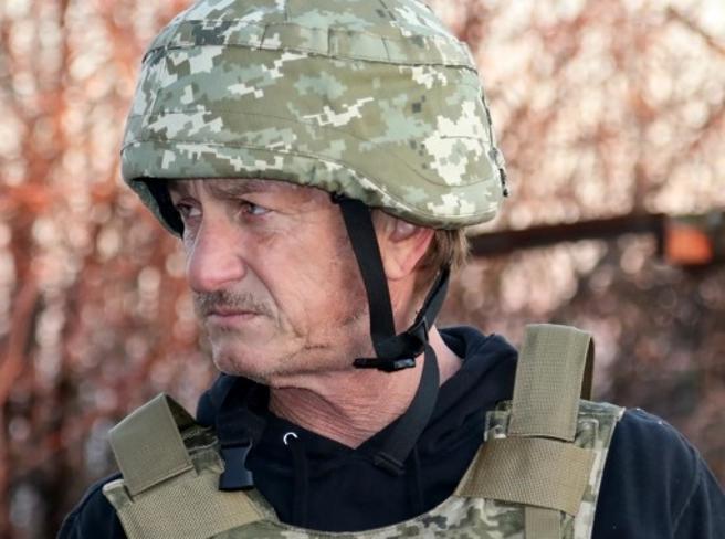 sean-penn-ucraina-cracovia Sean Penn e la sua associazione aiuteranno Cracovia ad accogliere i profughi ucraini