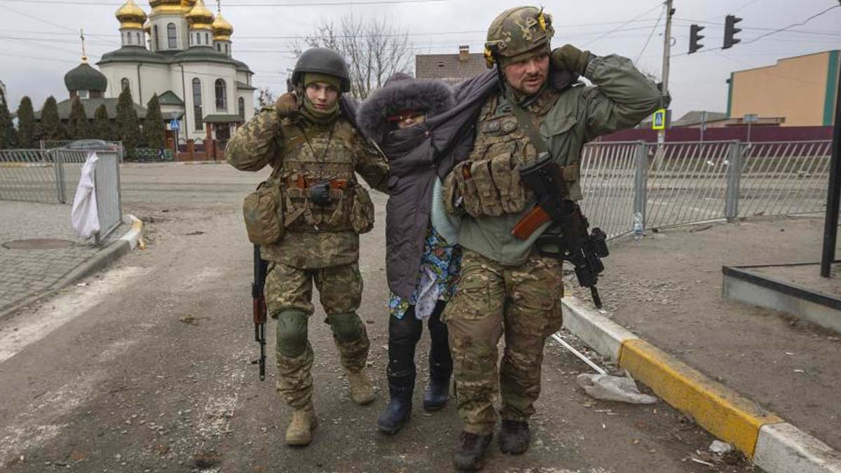 soldati-civili-ucraina Human Rights, Mosca ha violato il diritto umanitario: un report inchioda la Russia