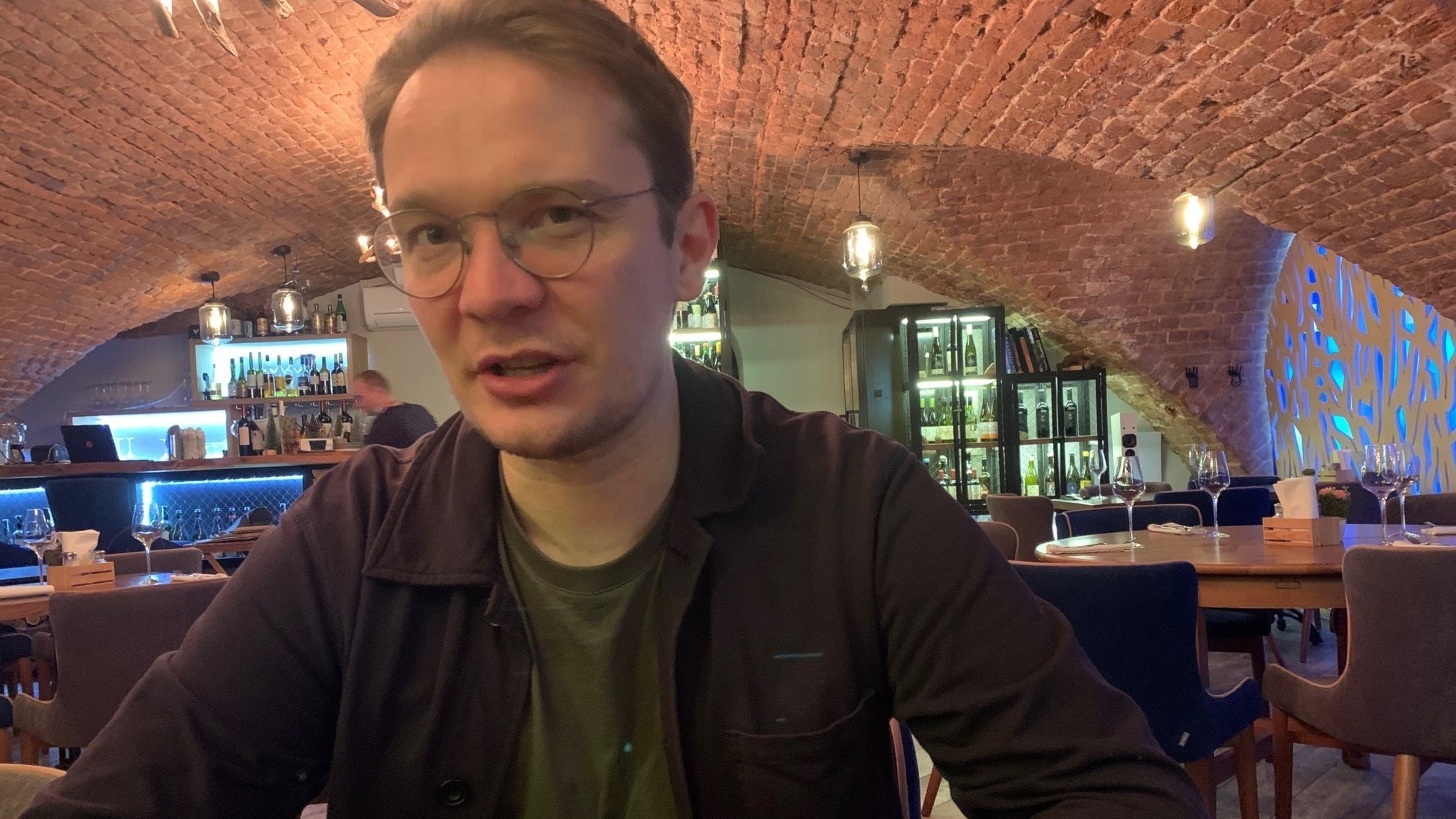 Kirill Martinov, il vicedirettore Novaja Gazeta costretto a lasciare la Russia: "Ci accusano di tradimento"