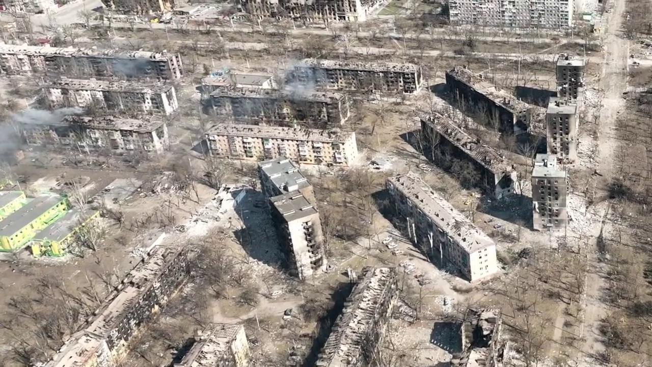 823894-thumb-full-720-devastazione_totale_di_mariupol Ucraina, al via l'evacuazione di 2mila civili da Mariupol. I russi si ritirano dalla regione di Kiev