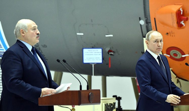 Lukashenko schiera gli 007 della Bielorussia per 'dimostrare' che la strage di Bucha sia un fake Lukashenko schiera gli 007 della Bielorussia per 'dimostrare' che la strage di Bucha sia un fake