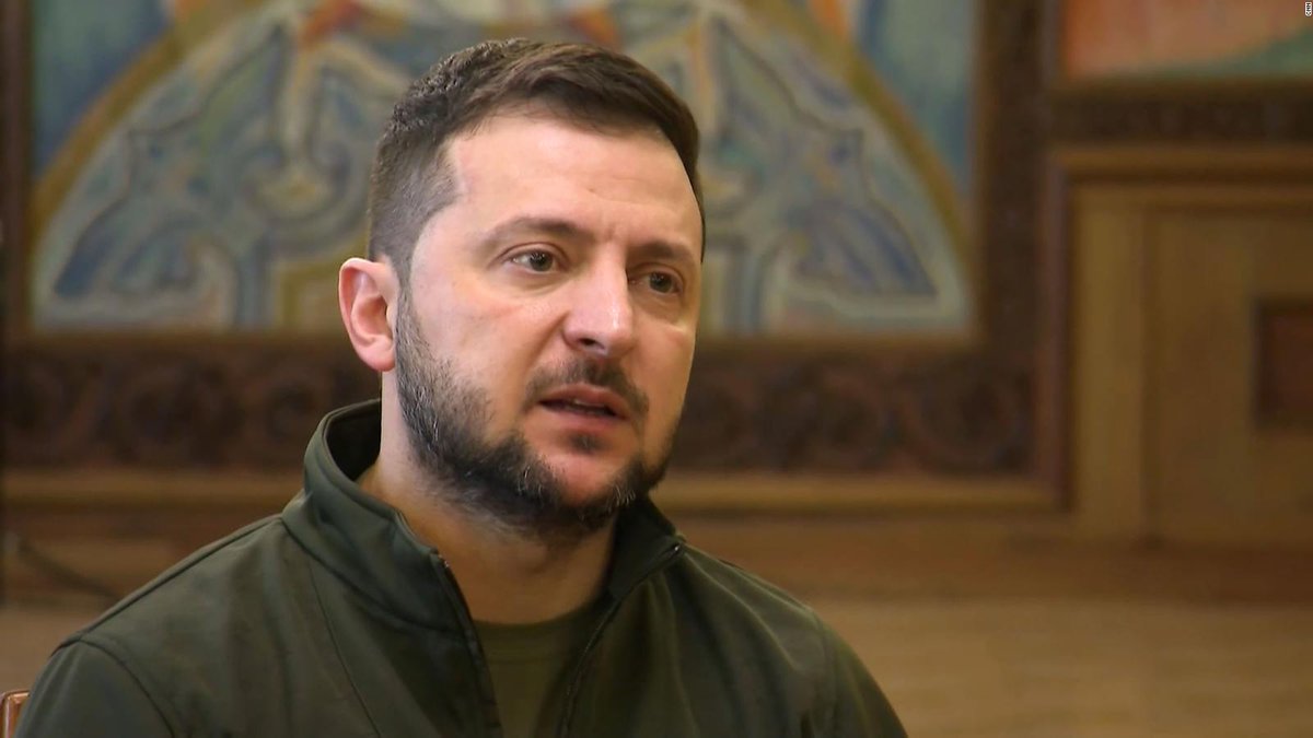 Ucraina, Zelensky: "L'embargo al petrolio russo va ratificato nell'interesse anche della Ue"