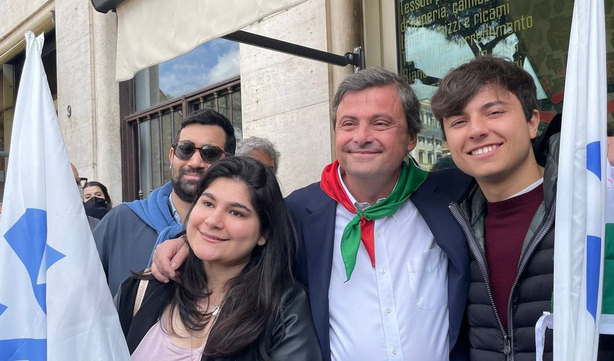 25 aprile, Calenda fa un record: nel suo discorso per la Liberazione non pronuncia mai le parole fascismo e Mussolini