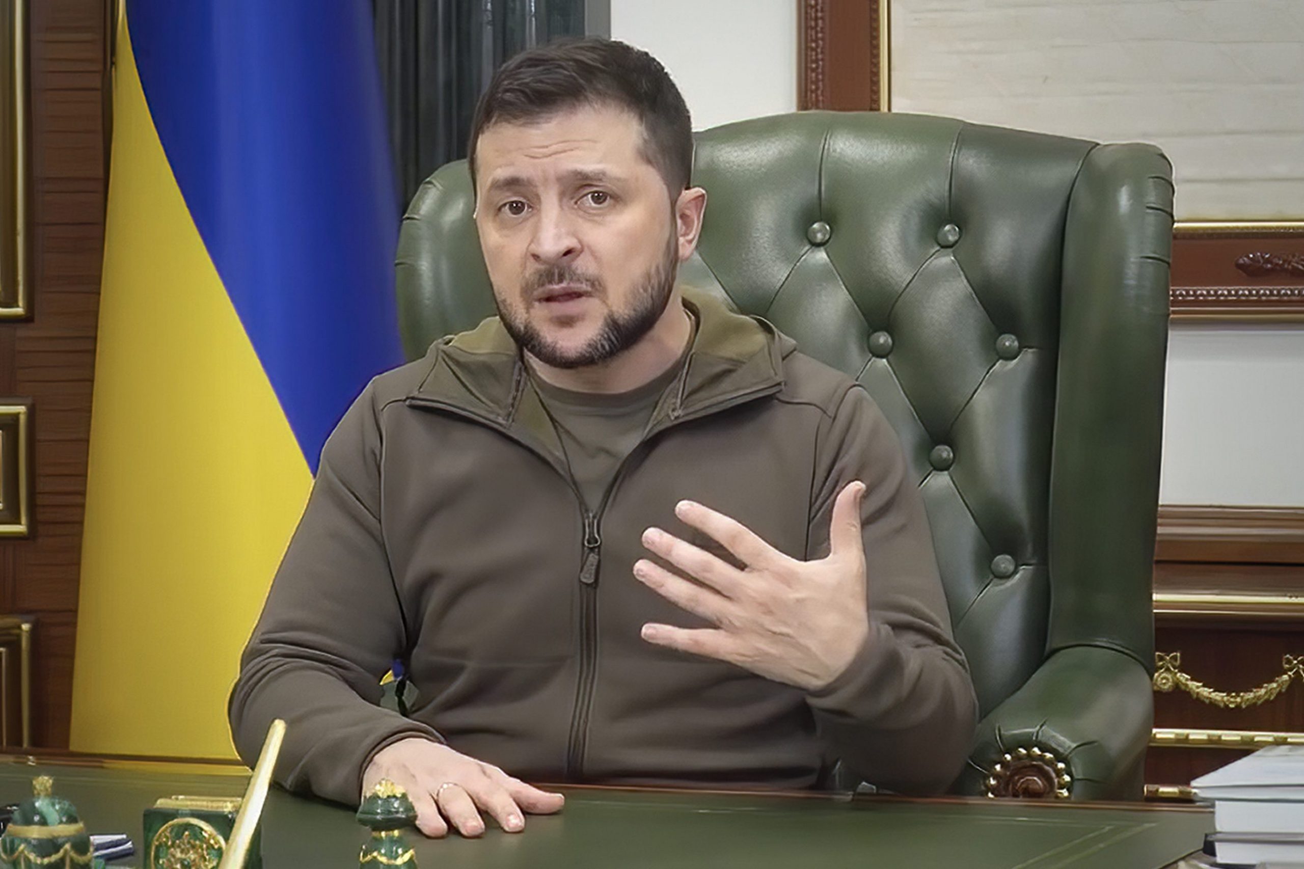 Zelensky vuole la Nato: "Per una sicurezza in Europa che garantisca la pace"