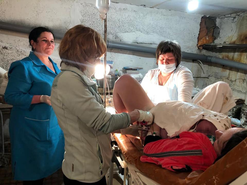 bambina2 Ucraina, quei bambini nati sotto le bombe che sono stati chiamati come il missile anticarro americano