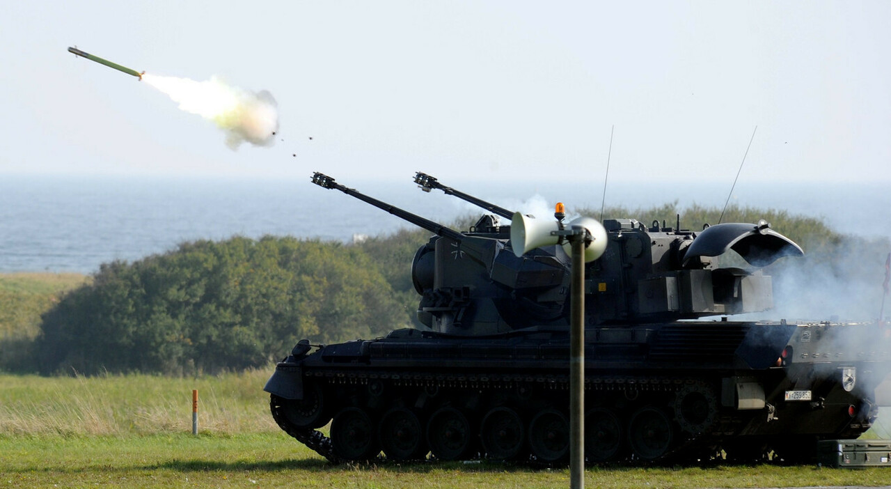 carri-armati-cheetah Ucraina, la Germania invierà carri armati anti aerei a Kiev: la svolta di Scholz