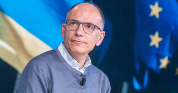 La proposta di Letta: "Creiamo una confederazione europea per coinvolgere l'Ucraina da subito"
