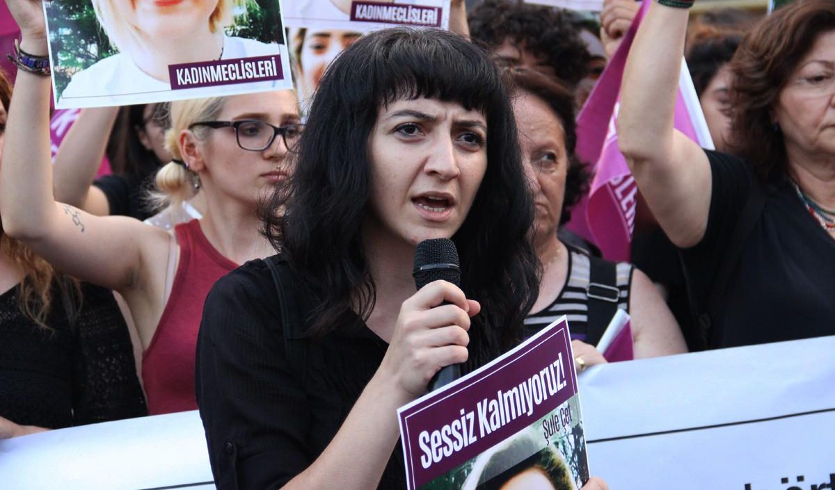 La Turchia (membro della Nato) vuole mettere al bando un gruppo femminista: "È contro la morale" La Turchia (membro della Nato) vuole mettere al bando un gruppo femminista: "È contro la morale"