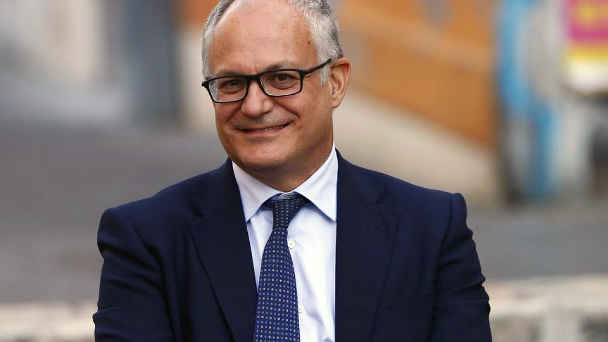 Gualtieri a Piazza del Popolo: "Costruiamo l'Italia del futuro, il Paese è a un bivio"