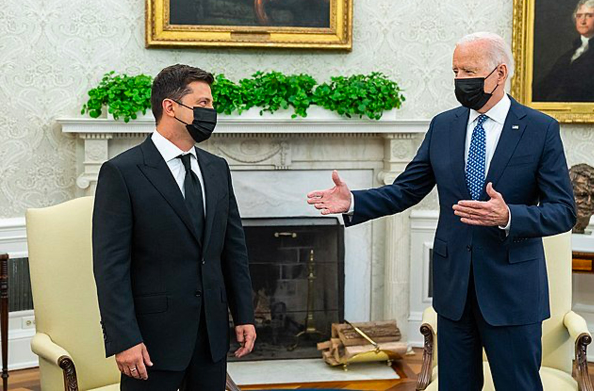 zelensky-biden Ucraina, Zelensky: "Biden ha parlato da vero leader, siamo grati per l'aiuto degli Usa"