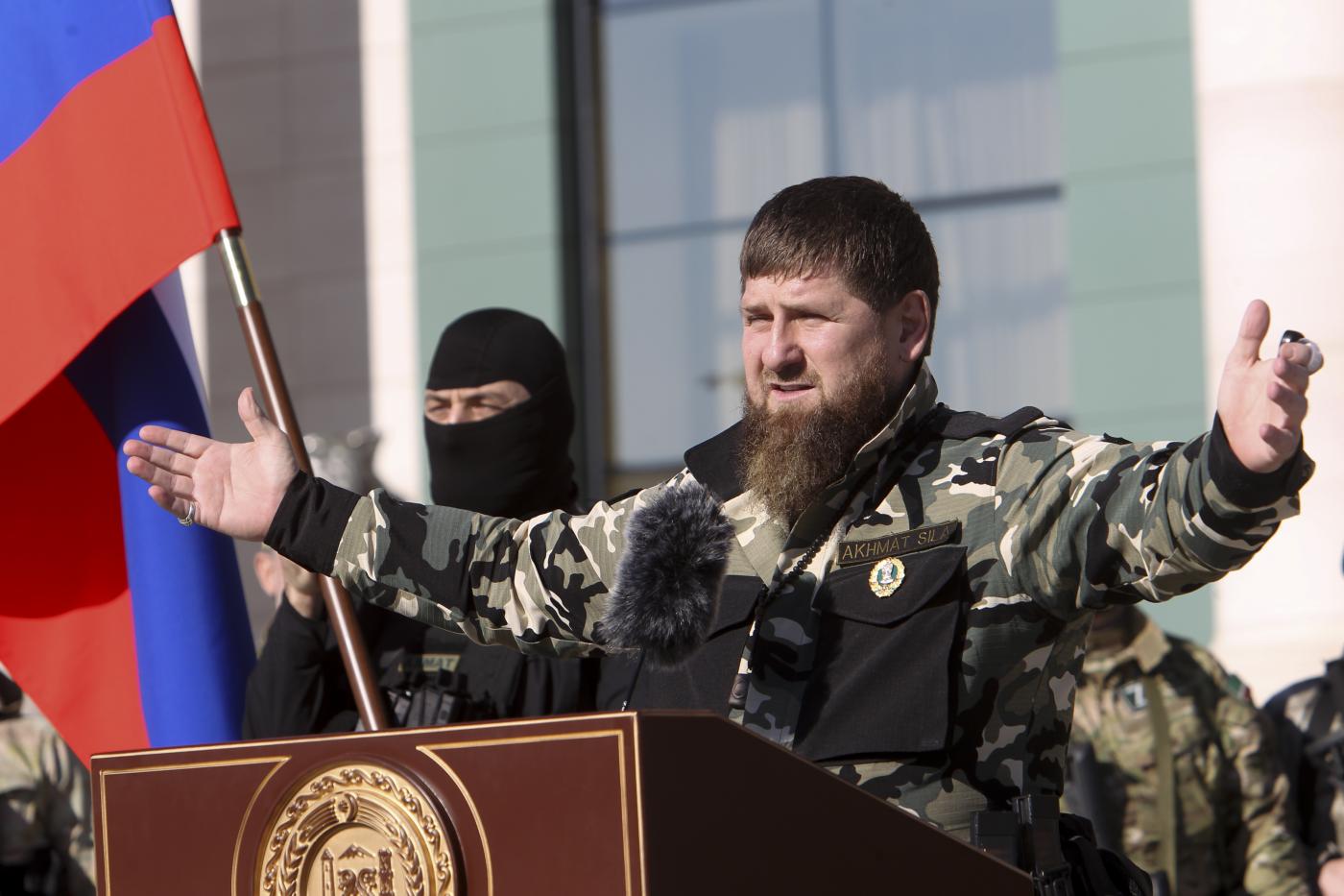 Kadyrov il guerrafondaio: "La Russia dovrebbe usare armi nucleari a bassa potenza"