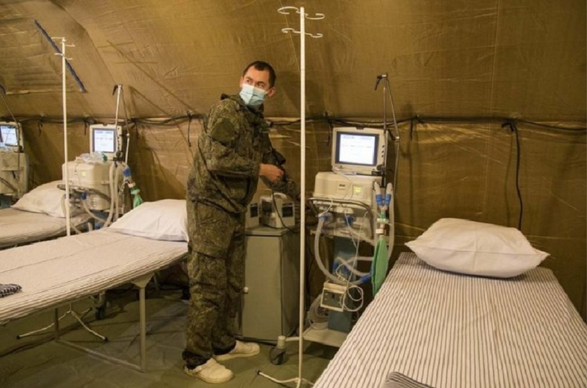 Kiev accusa: "In Crimea gli ospedali rifiutano i pazienti civili per curare solo i soldati russi" Kiev accusa: "In Crimea gli ospedali rifiutano i pazienti civili per curare solo i soldati russi"