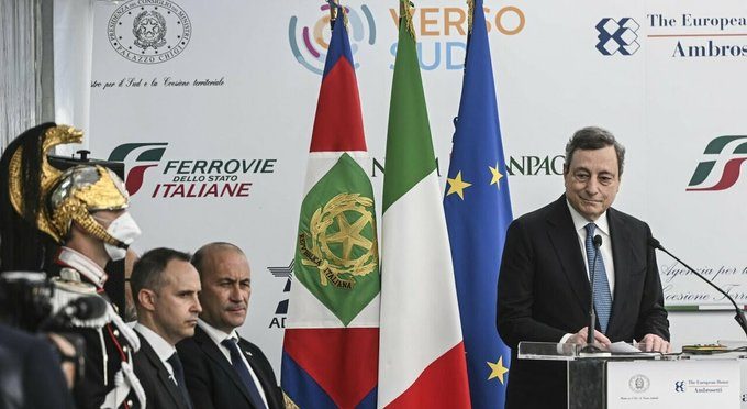 Ucraina, Draghi: "Il blocco delle esportazioni di grano può portare a una grave crisi alimentare"