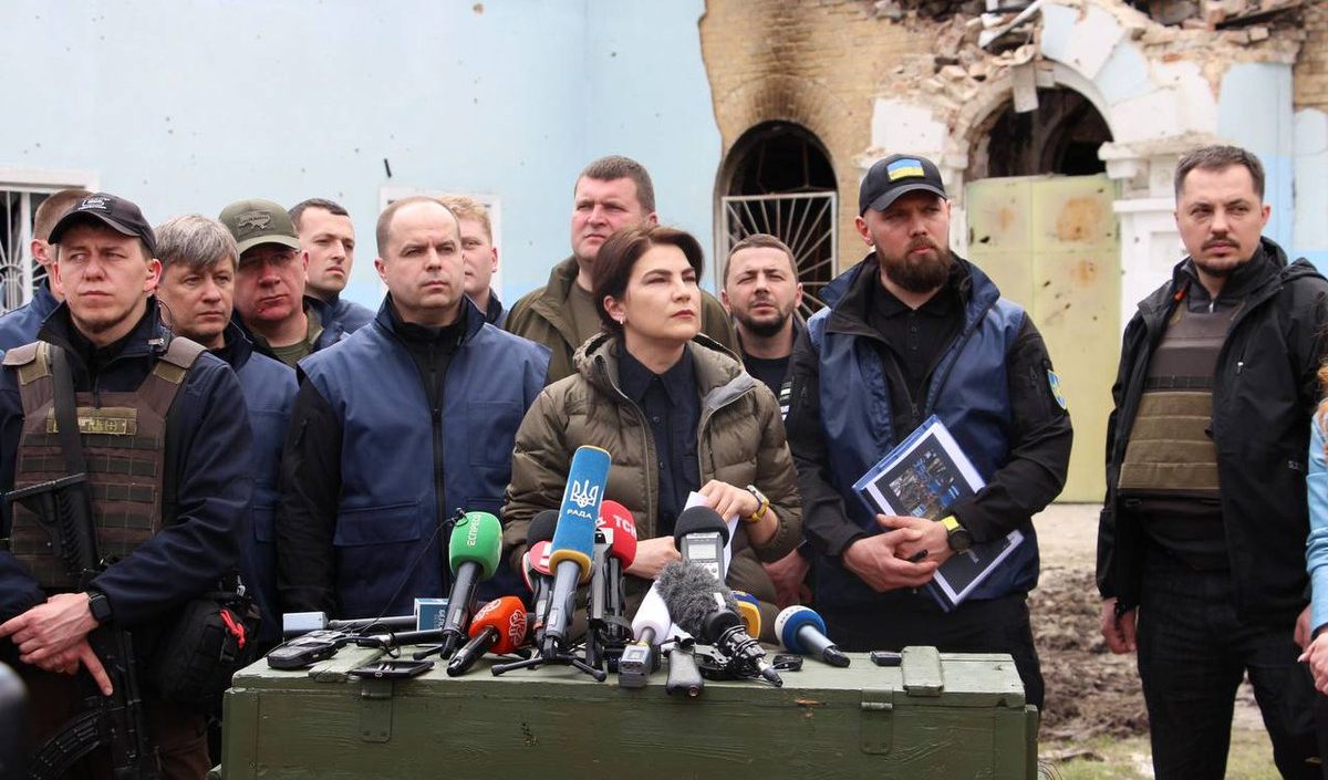 Ucraina, la procuratrice generale: "Dall'inizio dell'invasione russa morti quattromila civili e tra loro 221 bambini" Ucraina, la procuratrice generale: "Dall'inizio dell'invasione russa morti quattromila civili e tra loro 221 bambini"