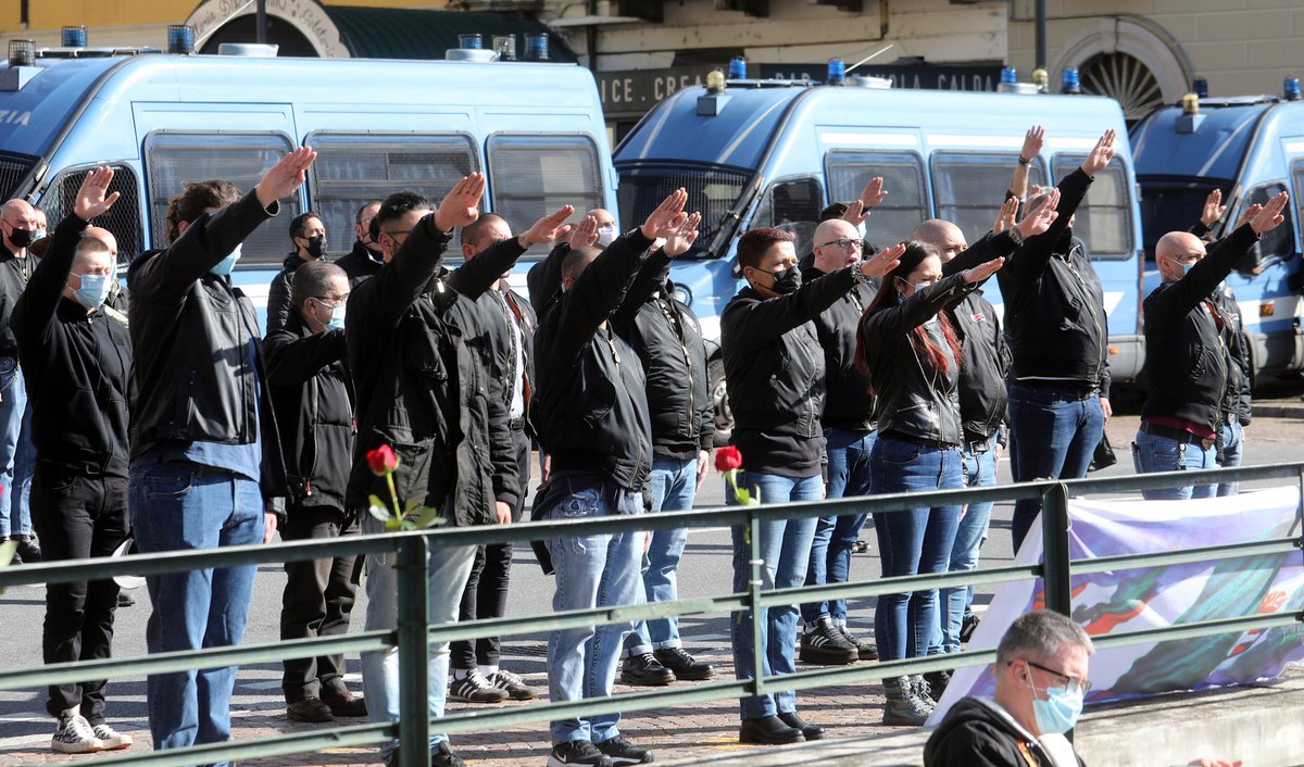 Fascisti a Dongo per commemorare Mussolini: presidio dell'Anpi e della sinistra