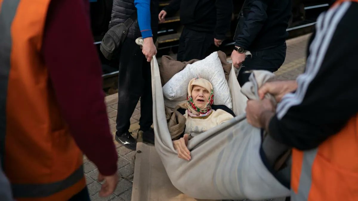 Ucraina, il governatore di Luhansk: "I russi stanno avanzando nell'area di Severodonetsk" Ucraina, il governatore di Luhansk: "I russi stanno avanzando nell'area di Severodonetsk"