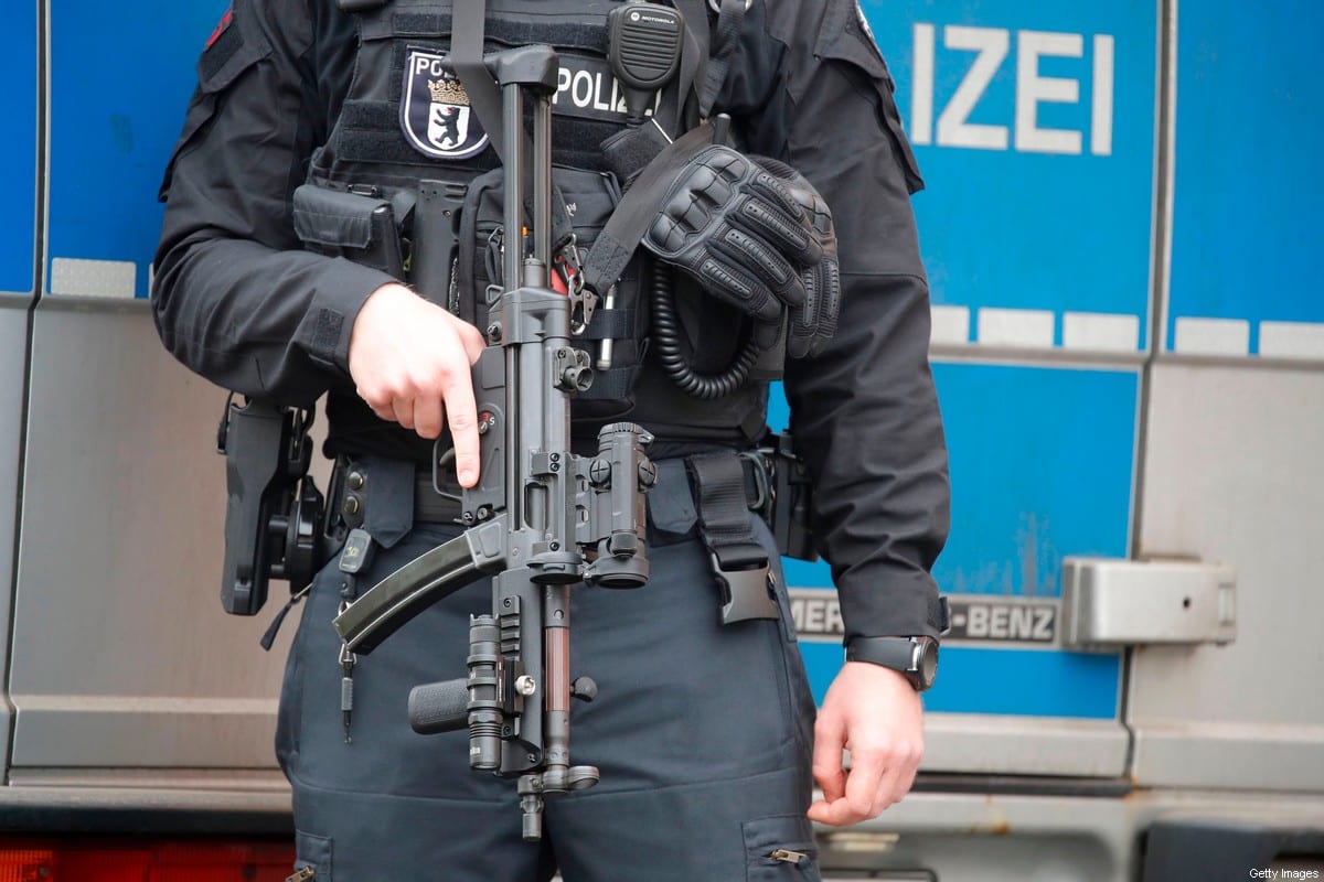 Germania, gli 007: "Il 9 maggio possibili manifestazioni pro Russia con l'esposizione della lettera Z"