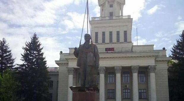 Kherson Ucraina, a Kherson doppia valuta da lunedì: rublo e grivnia insieme
