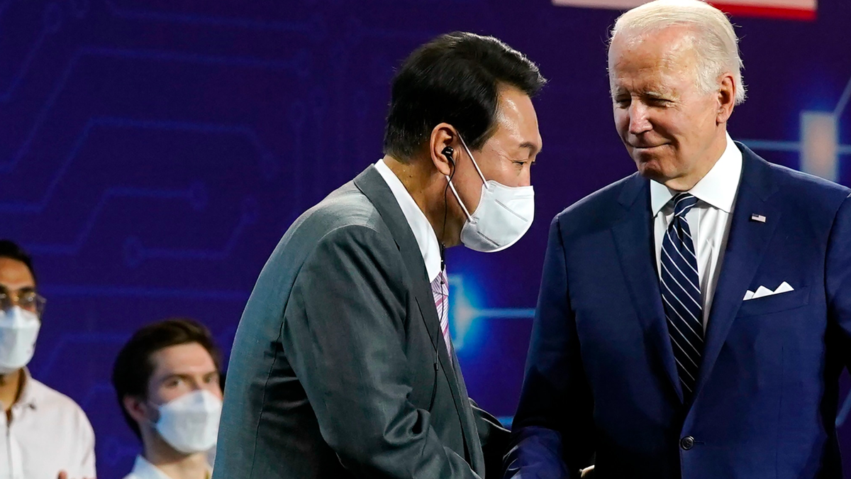 biden-corea-del-sud Usa e Corea del Sud aumenteranno le esercitazioni militari: "Conseguenza della minaccia di Pyongyang "