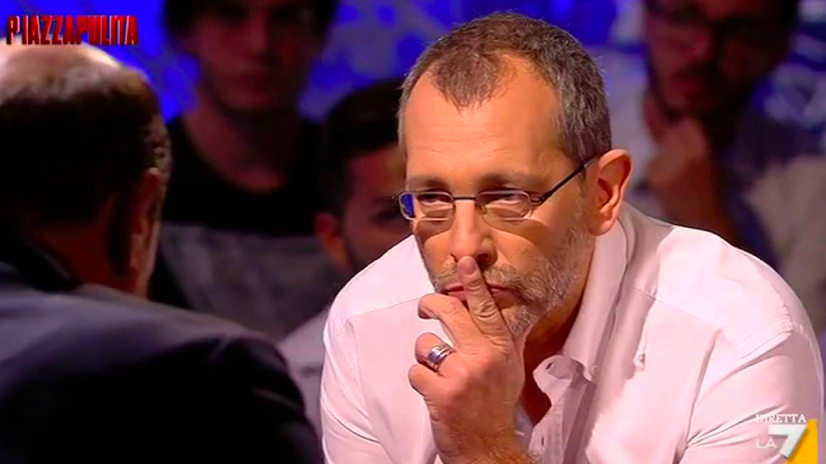 "PiazzaPulita", questa sera alle 21.15 su La7: le immagini esclusive del fotoreporter Gabriele Micalizzi dall'Ucraina