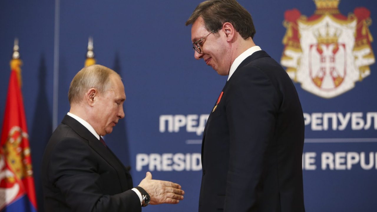 Putin sente il presidente serbo Vucic (che ha rifiutato sanzioni contro la Russia): "Forniture di gas"