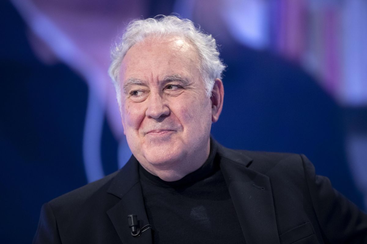 Santoro appoggia Salvini: "Sta facendo qualcosa per la pace e viene massacrato da tutti"