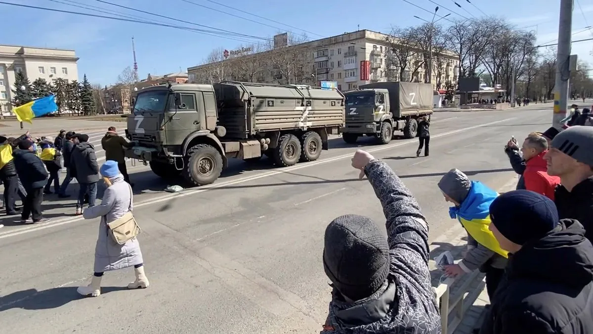 Ucraina, forti esplosioni a Kherson: "Gli occupanti sono stati duramente colpiti"