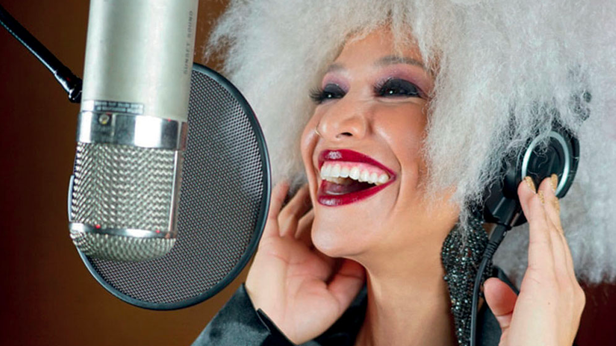 "Propaganda Live": chi è Lady Blackbird, la cantante jazz ospite di Diego Bianchi