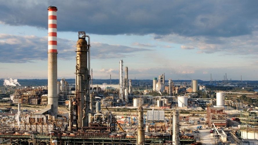 L'allarme dei sindacati: "Con l'embargo del gas russo la Lukoil di Siracusa rischia la crisi"