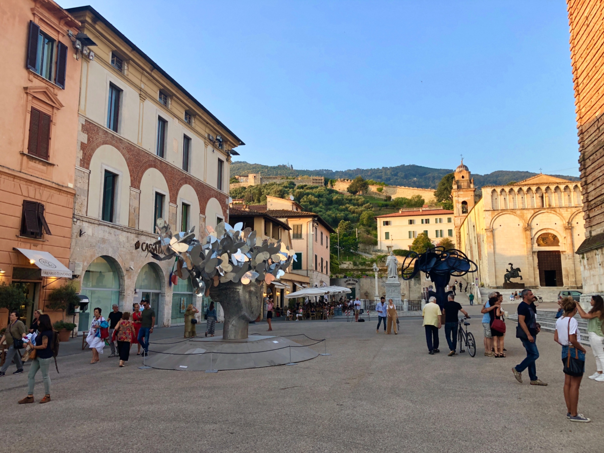 Fascismo: Pietrasanta nega la revoca della cittadinanza onoraria a Mussolini