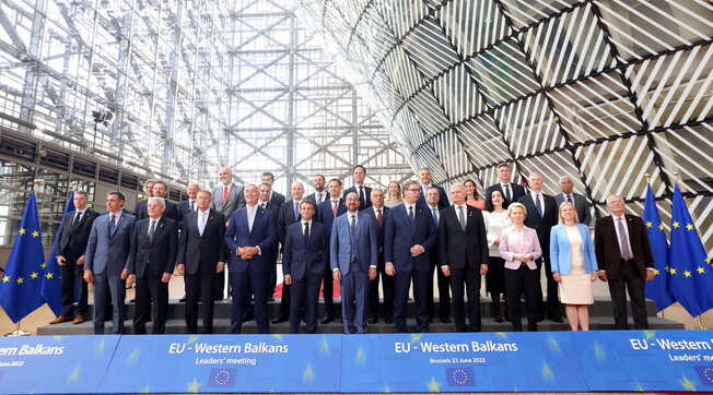 Consiglio europeo dice sì alla candidatura Ue per Ucraina e Moldavia Consiglio europeo dice sì alla candidatura Ue per Ucraina e Moldavia