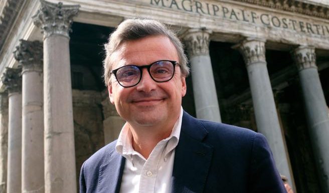 Calenda: "Salvini è pericoloso, senza un chiarimento su Putin la Lega dovrebbe uscire dal governo"