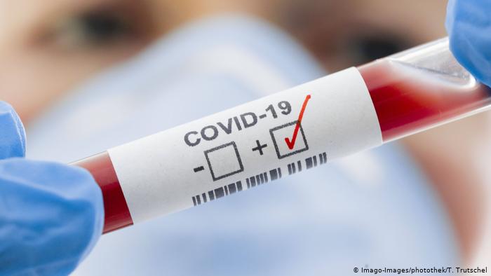 Covid, uno studio rivela: "Chi si è ammalato non ha più bisogno del vaccino"