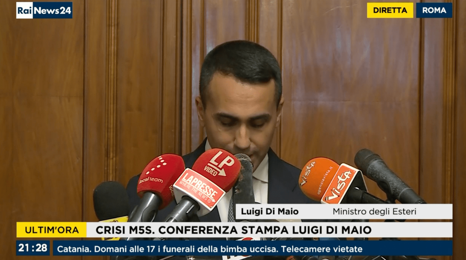 Movimento 5 stelle nello psicodramma: Di Maio se ne va tra pianti, insulti e rinfacci