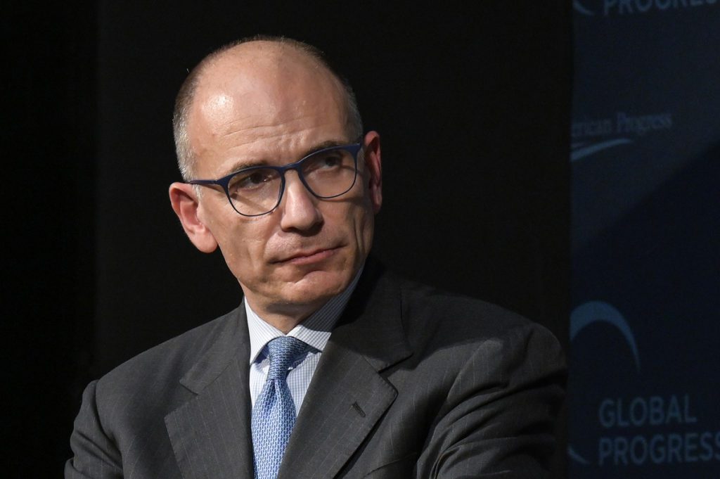 Letta guarda avanti: "Diamo un segnale a chi è in difficoltà, se no i gilet gialli arrivano anche qui"