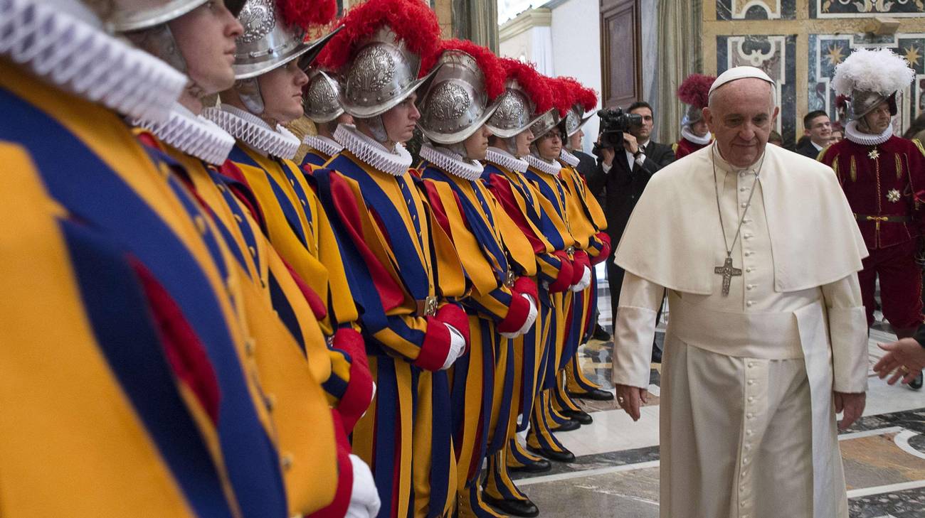 Aborto, il Vaticano: "La sentenza della Corte Suprema può essere l'occasione per riflettere sulla vita"