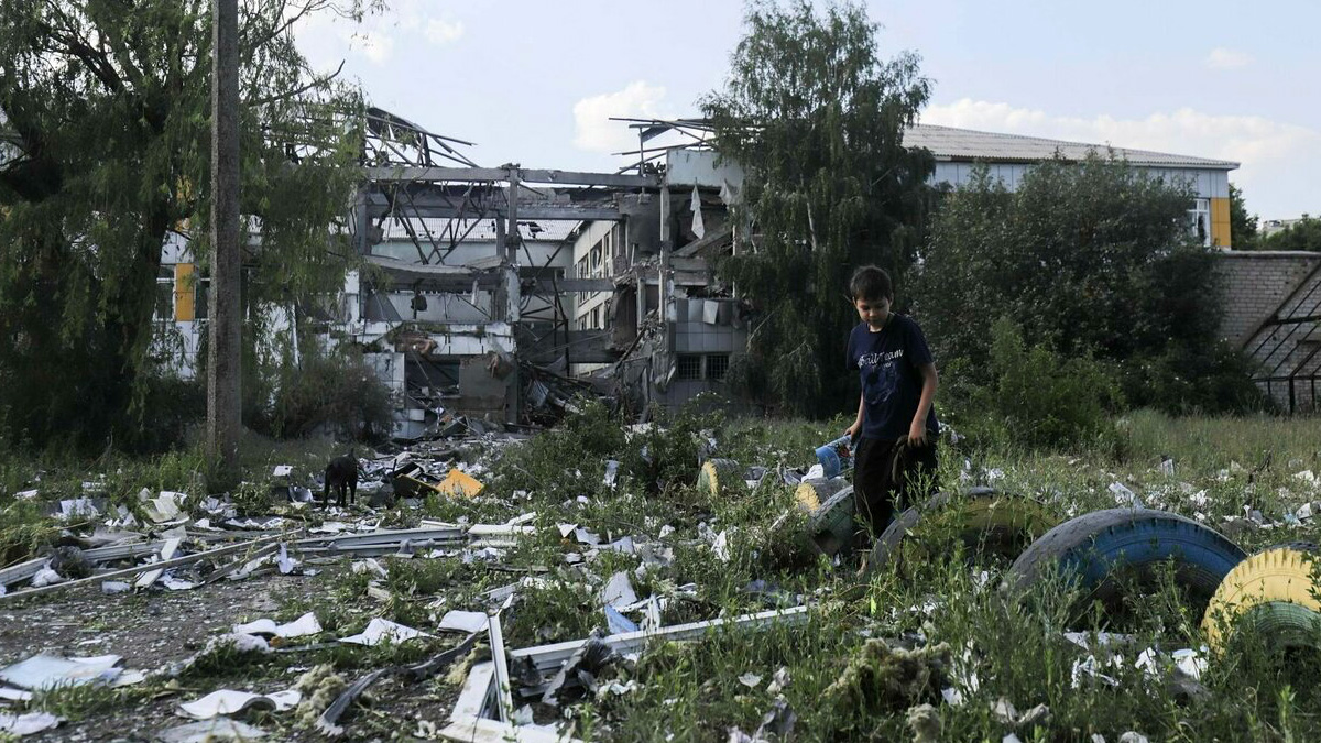 Ucraina, la resa nel Luhansk: "Le nostre truppe devono ritirarsi da Severodonetsk"