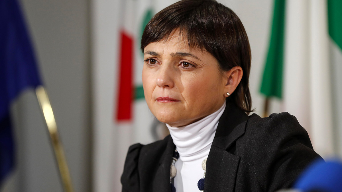 Serracchiani (Pd): "Salvini sulle sanzioni segue la linea del regime russo"