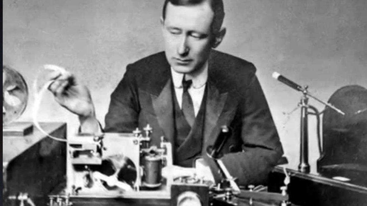 "Marconi era fascista e antisemita": Cardiff cancella la statua del padre della radio