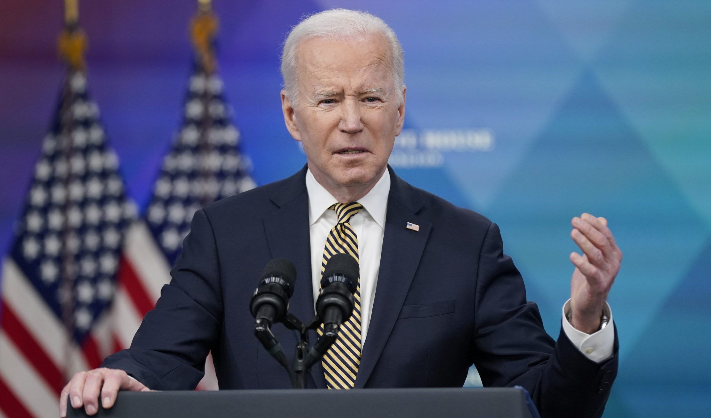 Aborto, l'ira di Biden non si placa: "La decisione della Corte Suprema dolorosa e devastante"