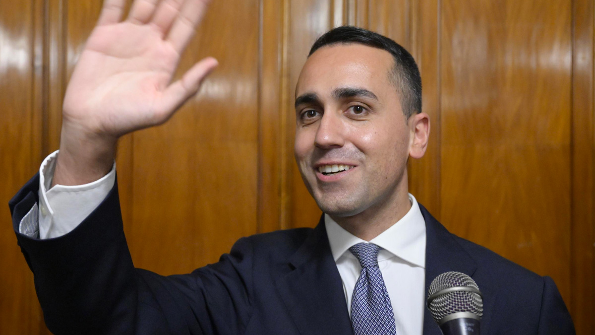 Ucraina, da Di Maio altre frecciate a Conte: "Non ci possono essere ambiguità su quale parte stare"