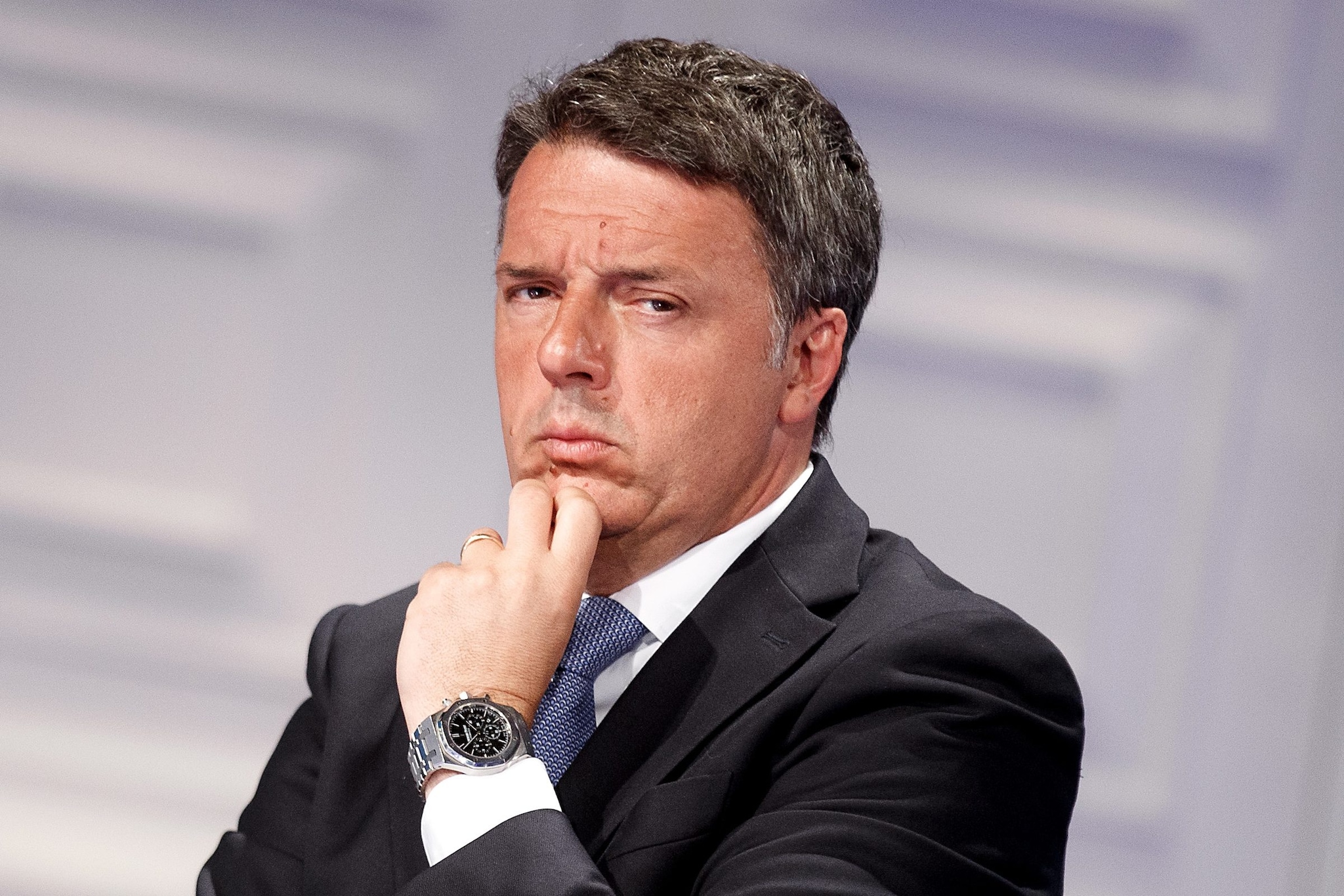 Renzi corre da solo e attacca il Pd: "È il partito delle tasse, regala voti alla destra"