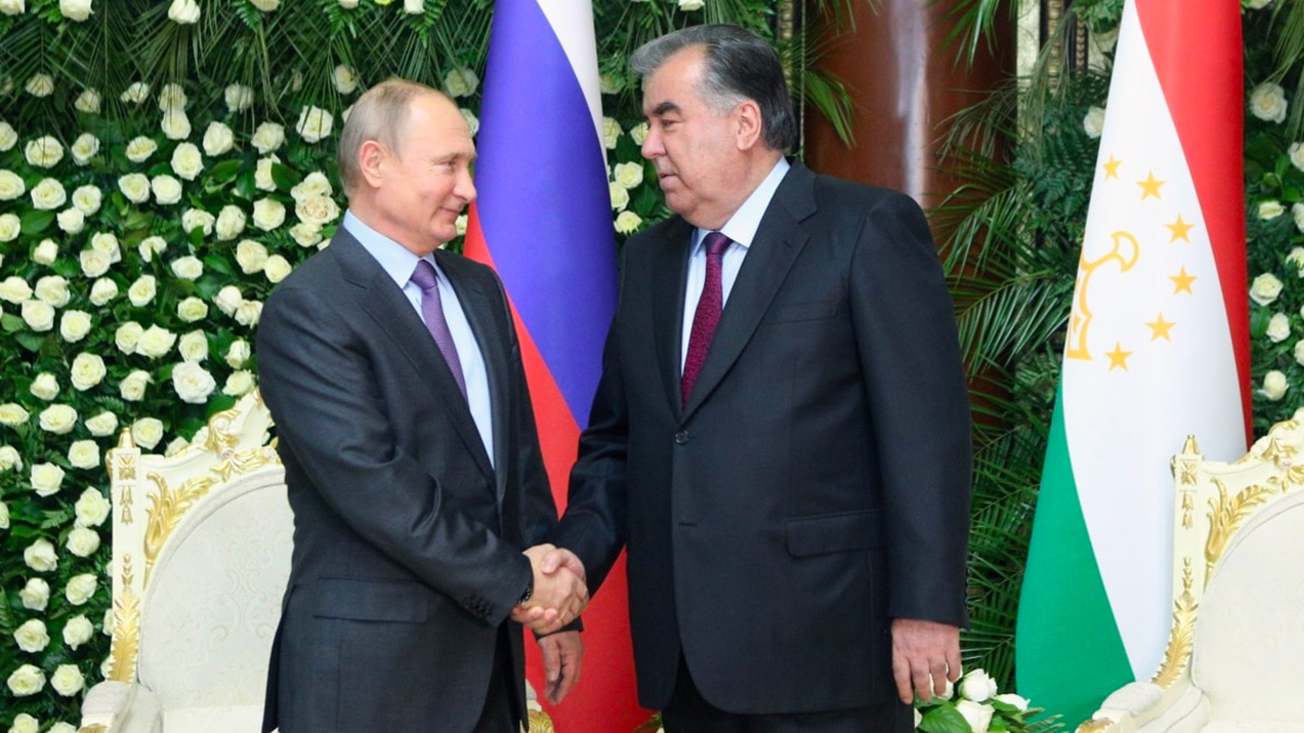 Putin pensa all'Afghanistan: "Tutto il possibile per normalizzare la situazione nel Paese"