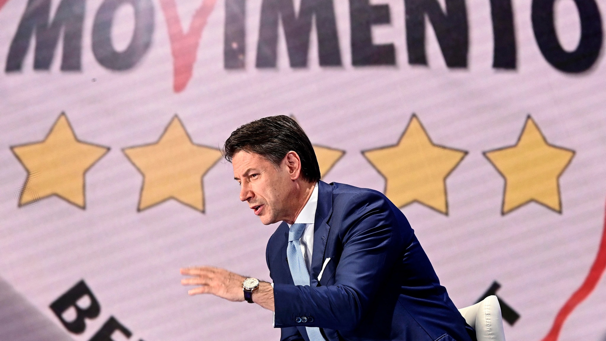 Conte (M5s): "Giorgia Meloni togliendo il Reddito di cittadinanza scatenerà una guerra civile"