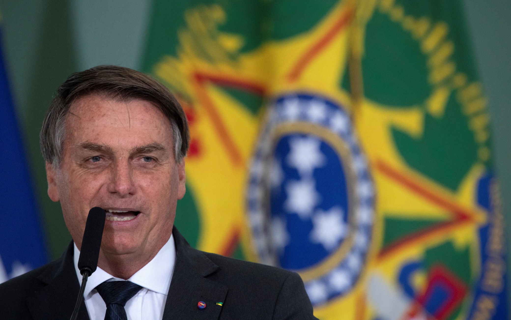 Bolsonaro condanna l'assalto al parlamento del Brasile (che lui stesso ha istitgato)